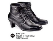 Sepatu Boots Kulit Wanita BRC 316