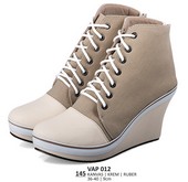 Sepatu Boots Wanita Everflow VAP 012