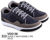 Sepatu Sneakers Pria VDO 06