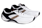 Sepatu Olahraga Pria Garucci SH 068