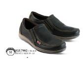 Sepatu Casual Pria GF 7902