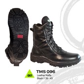 Sepatu Boots Pria Trekking TMS 096
